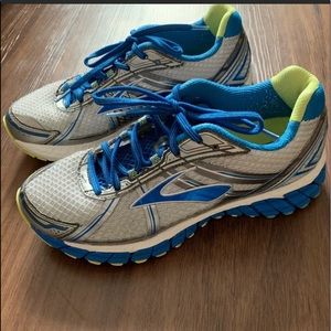EUC Brooks Adrenaline GTS Running Shoes